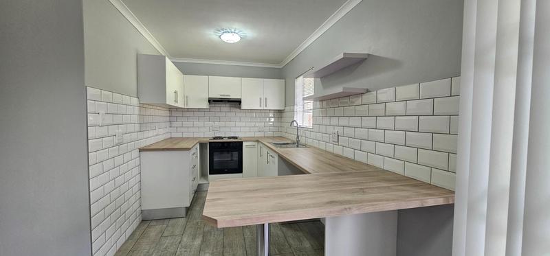 2 Bedroom Property for Sale in Middedorp Western Cape